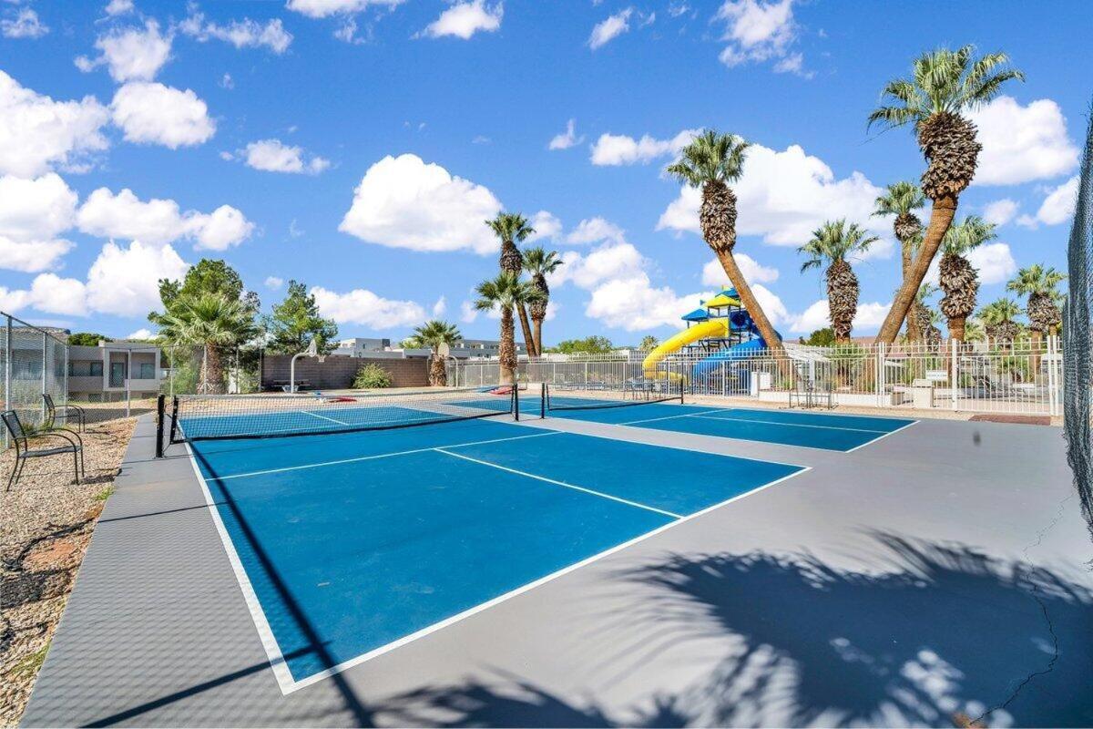 Apartment Modern - Pools, Courts & Scenic Views *