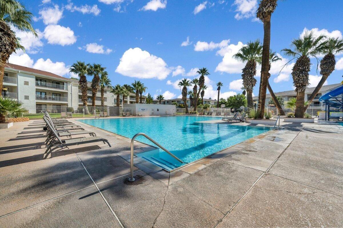 Apartment Modern - Pools, Courts & Scenic Views