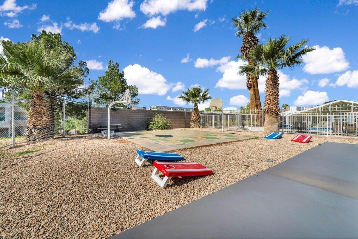 Modern - Pools, Courts & Scenic Views * St. George