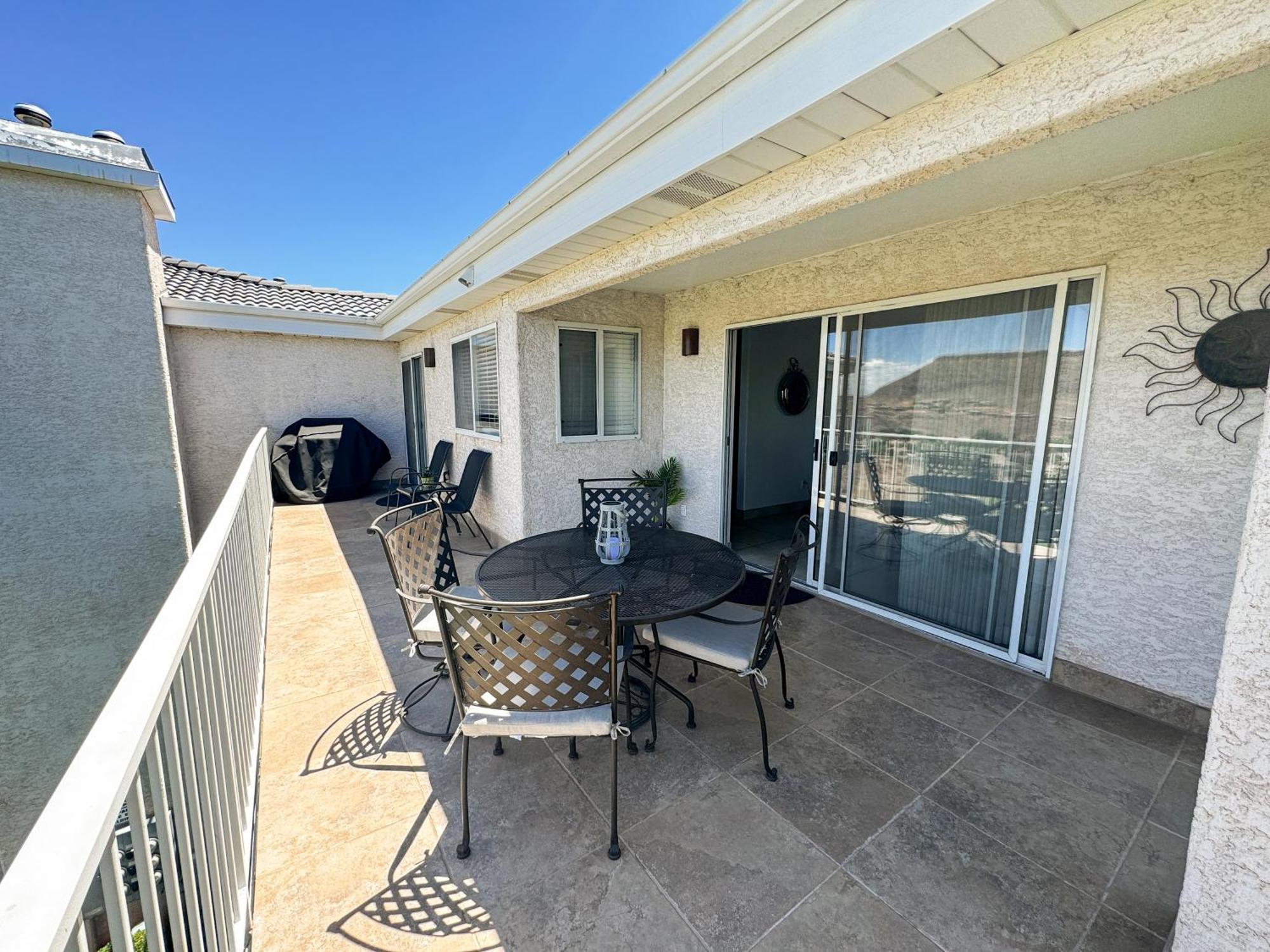 Apartment Modern - Pools, Courts & Scenic Views *