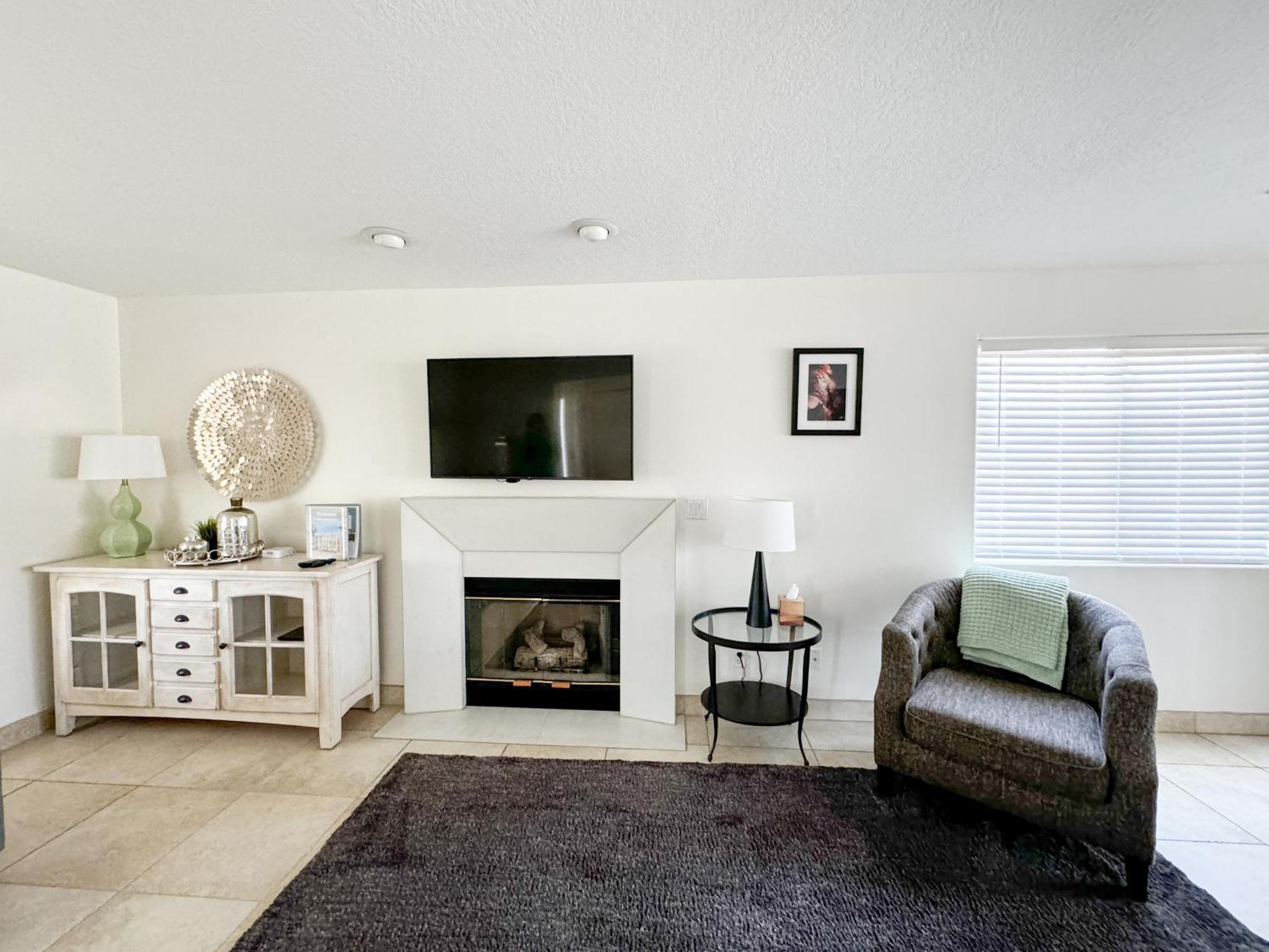 Apartment Modern - Pools, Courts & Scenic Views