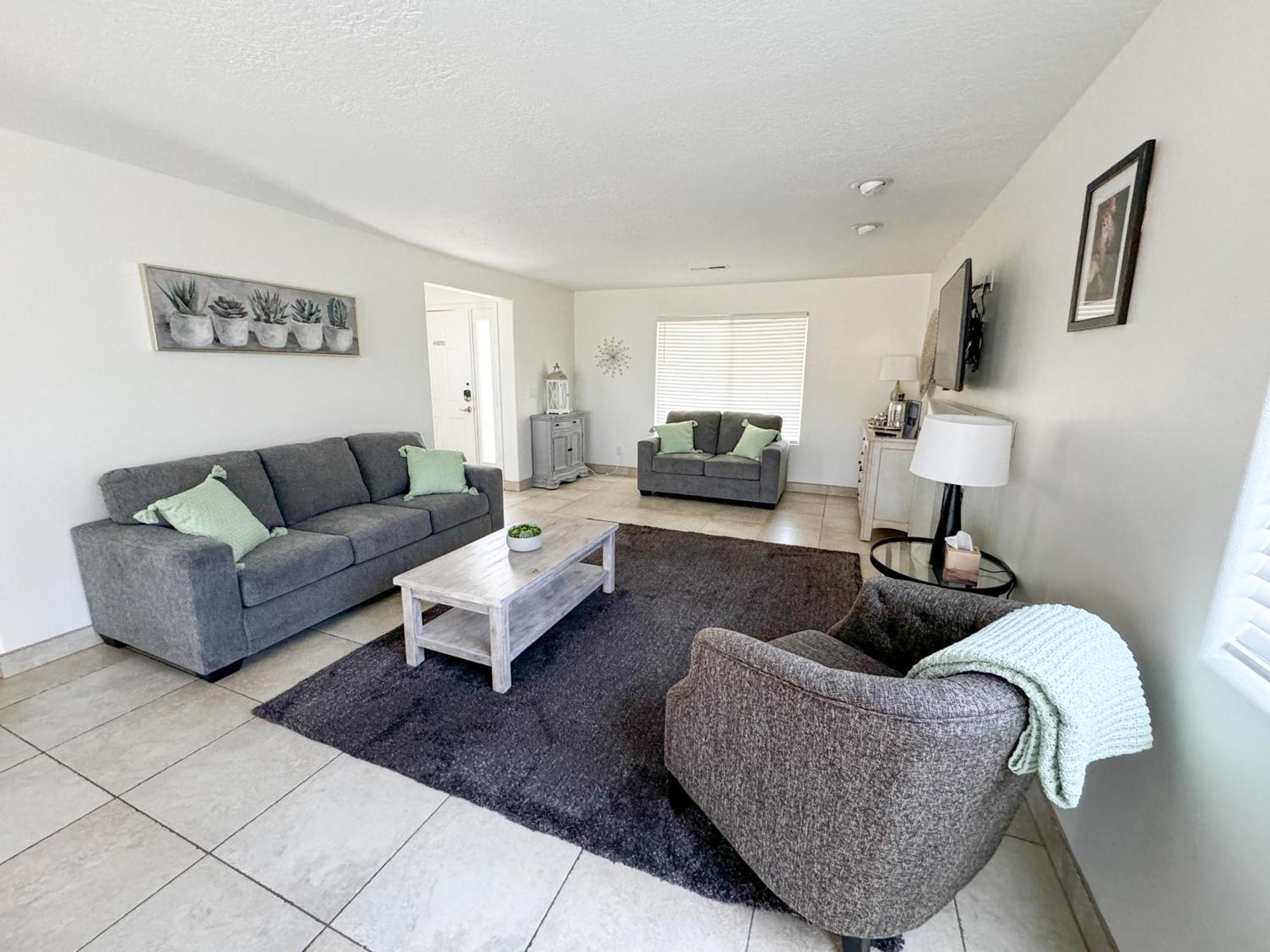 Apartment Modern - Pools, Courts & Scenic Views *