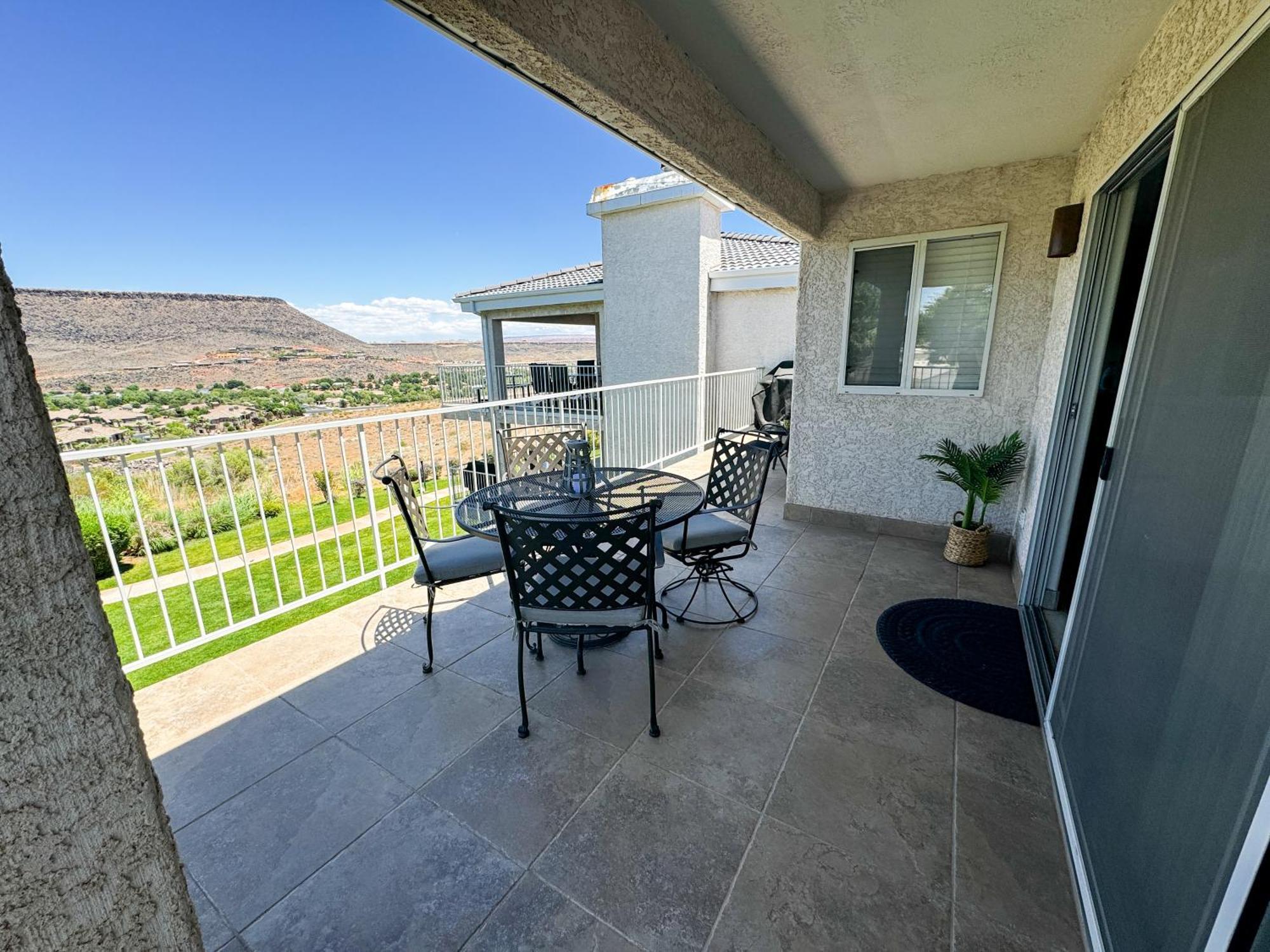 Apartment Modern - Pools, Courts & Scenic Views *