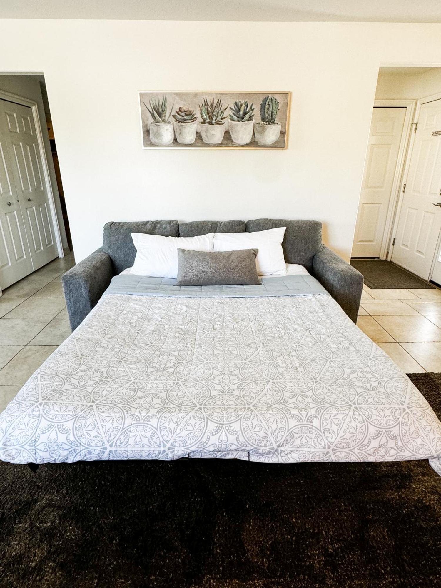 Modern - Pools, Courts & Scenic Views Apartment St. George